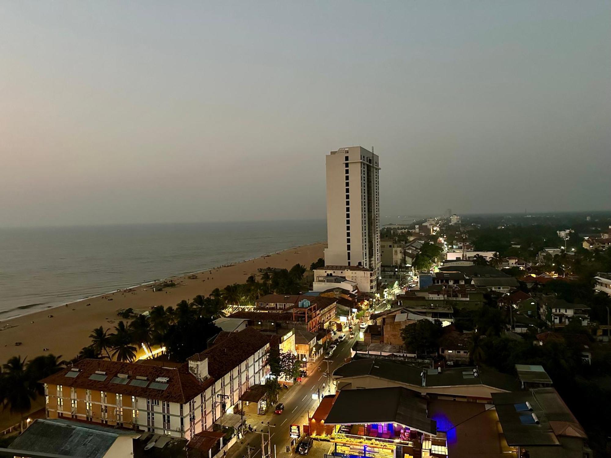 Ocean Breeze Hotel Residencies Britlanka Apartments Negombo Exterior photo